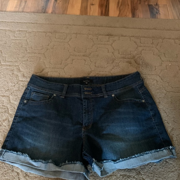 Women’s Jean Shorts-Size 16 - Picture 1 of 4